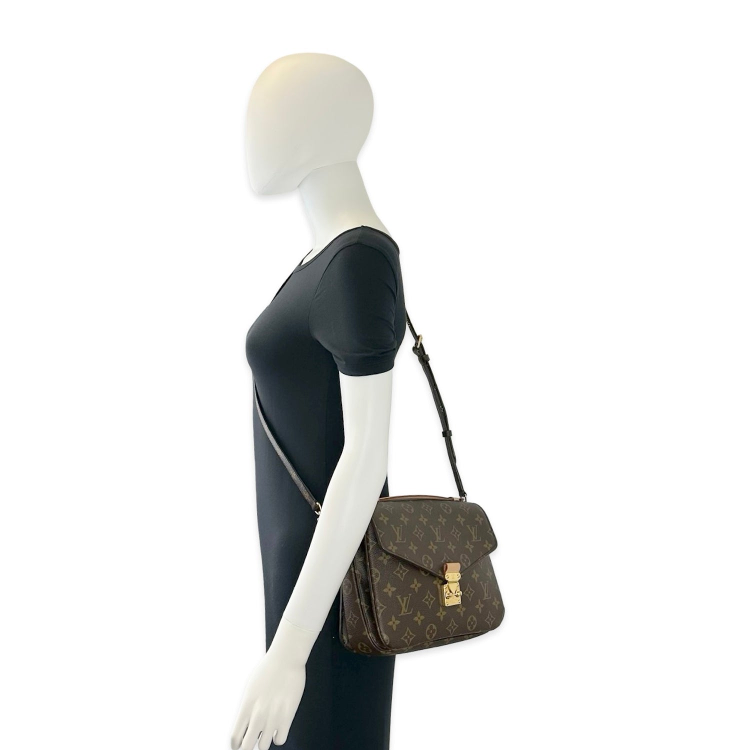 Louis Vuitton Monogram Pochette Metis