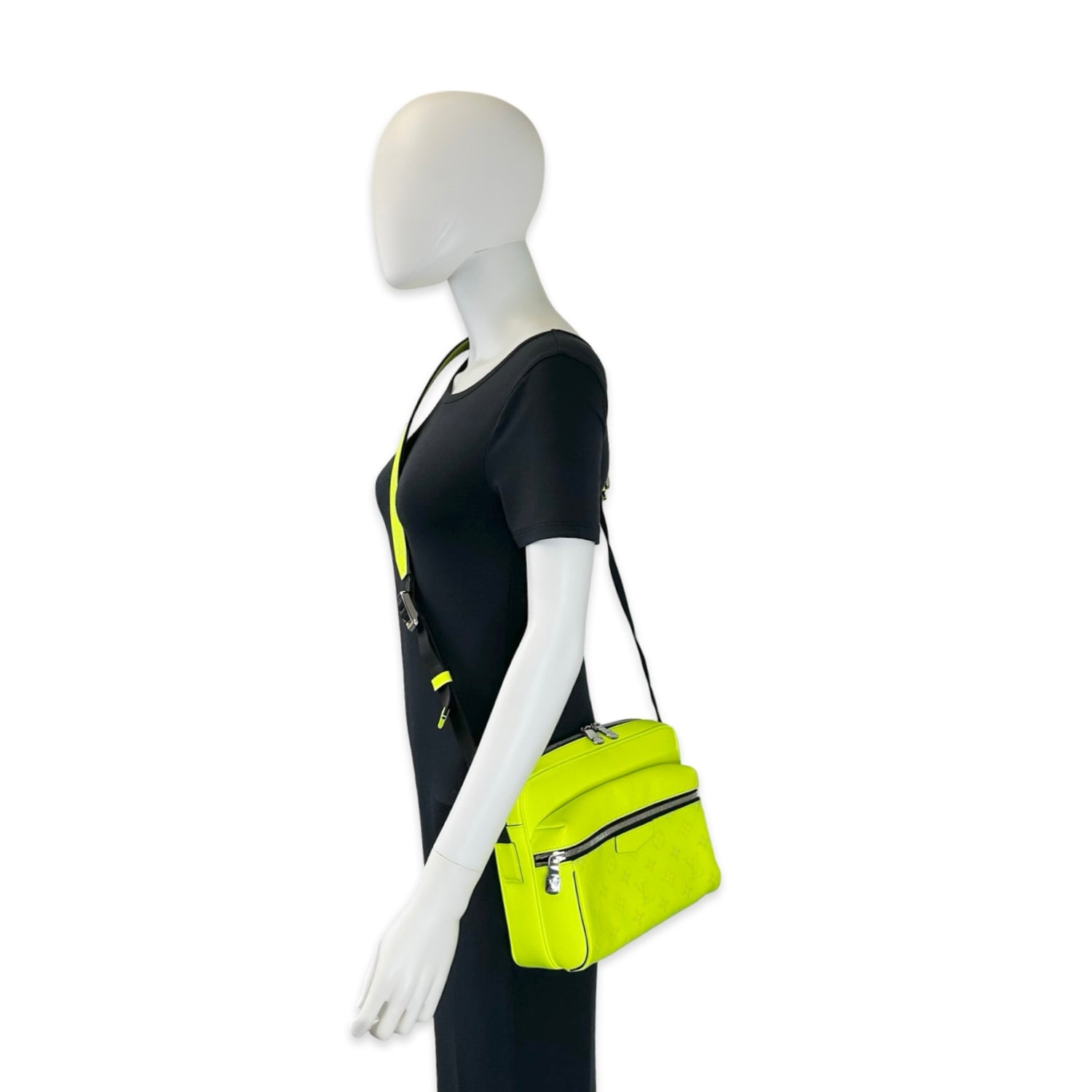 Louis Vuitton Monogram Taigarama Outdoor Messenger