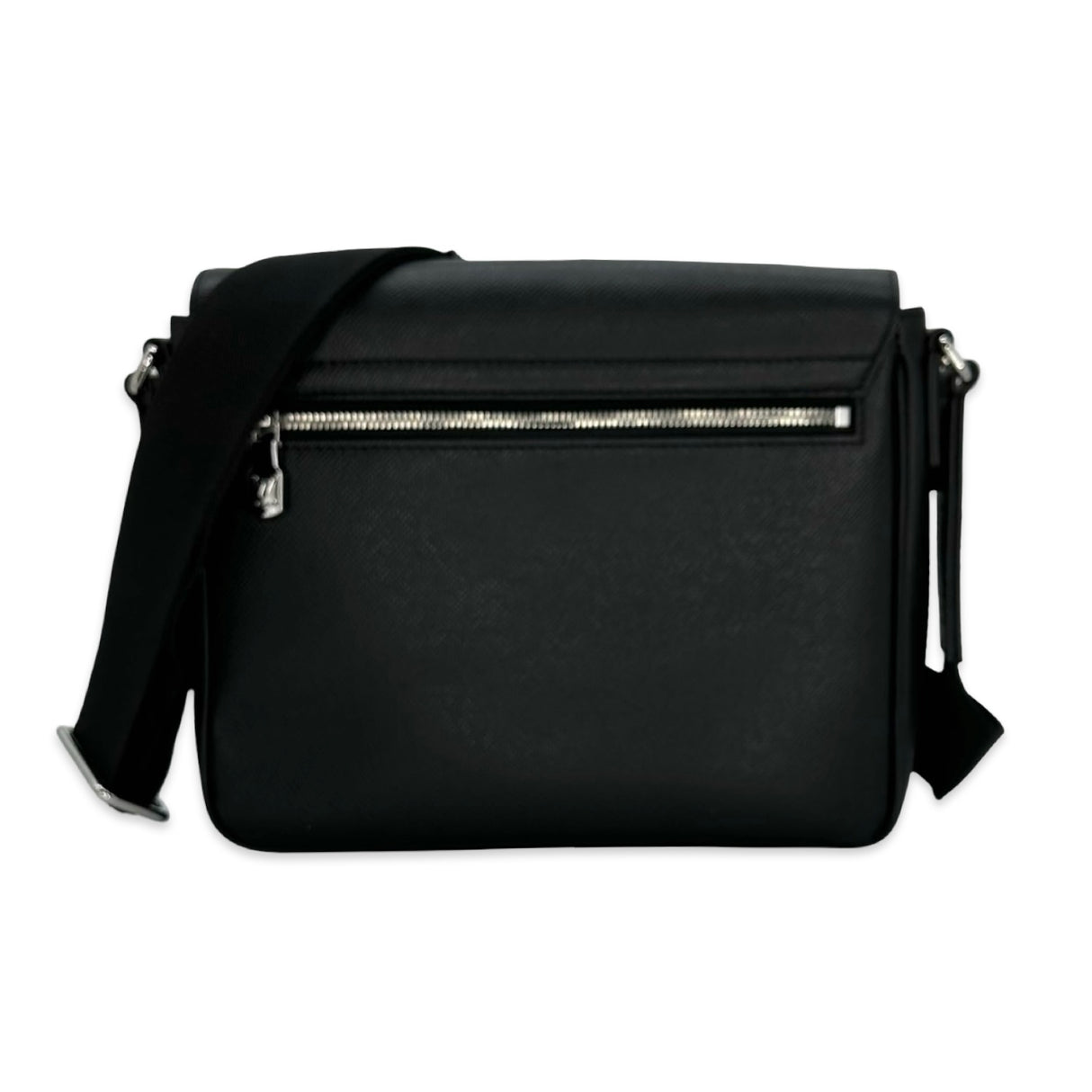 LOUIS VUITTON: Taiga District Messenger PM