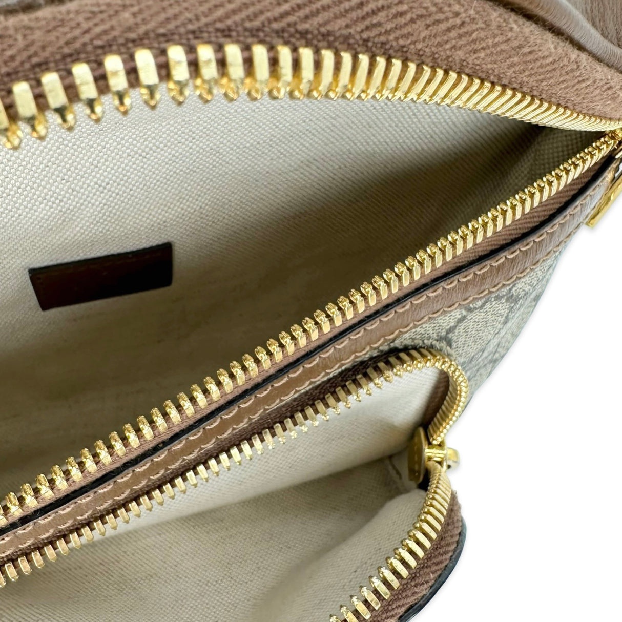 GUCCI: GG Supreme Interlocking G Retro Belt Bag