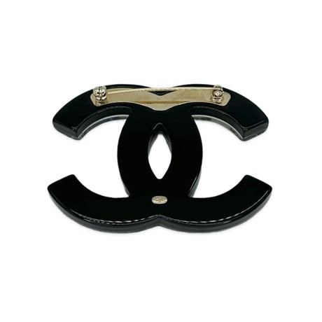 CHANEL: Resin CC Nautical Brooch