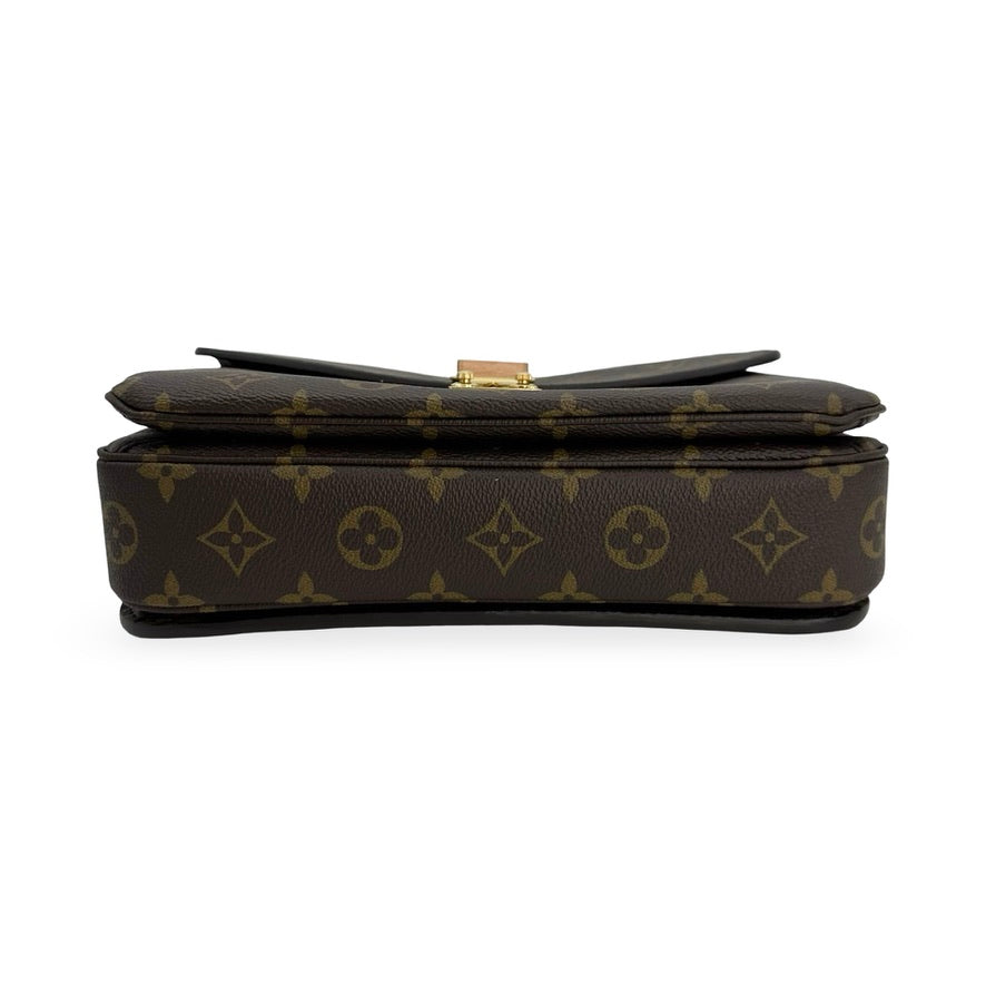LOUIS VUITTON: Monogram Pochette Metis