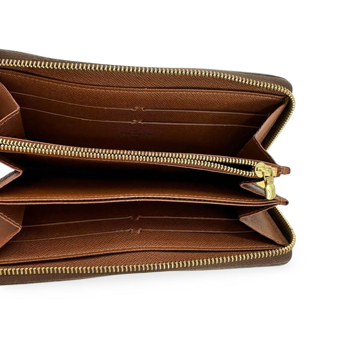 LOUIS VUITTON: Monogram Zippy Wallet