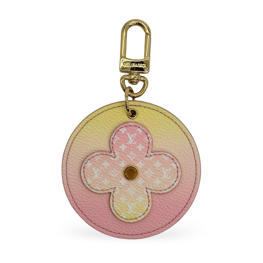 LOUIS VUITTON: Monogram By the Pool Bag Charm