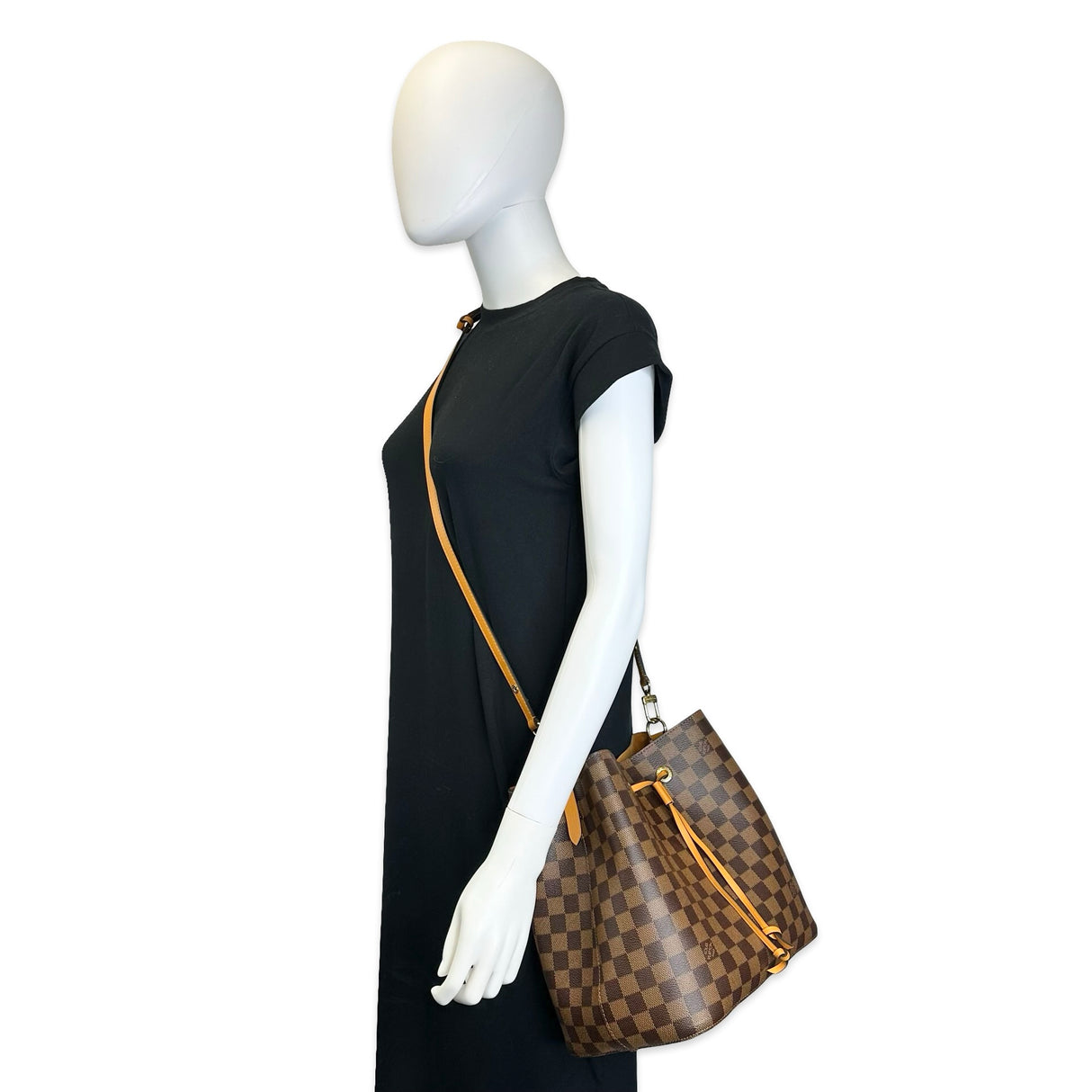 LOUIS VUITTON: Damier Ebene NeoNoe MM