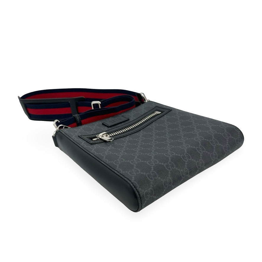 GUCCI: GG Supreme Small Messenger