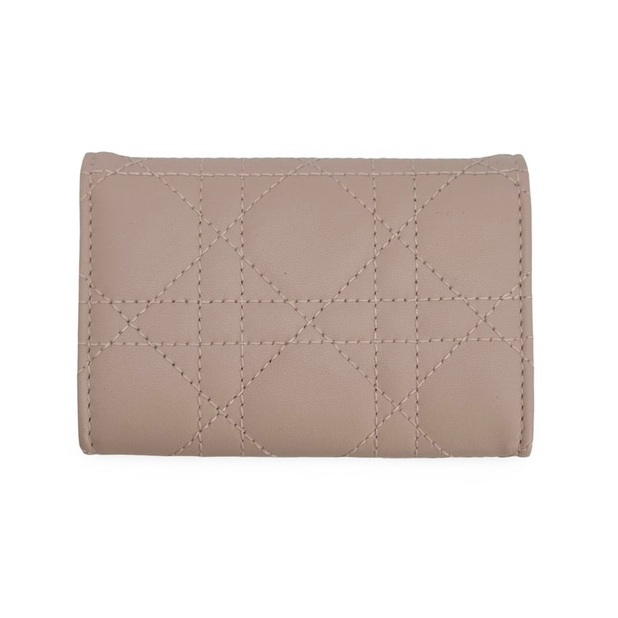 CHRISTIAN DIOR: Cannage My Dior Glycine Card Holder – Luv CHRISTIAN DIOR: Cannage My Dior Glycine Card Holder – Luv