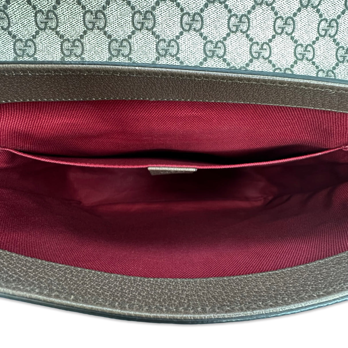 GUCCI: GG Supreme Messenger Bag