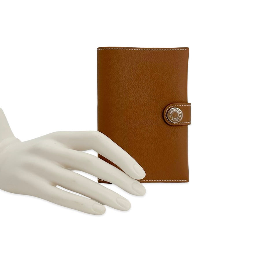 HERMES: Calfskin R.M.S. Passport Holder