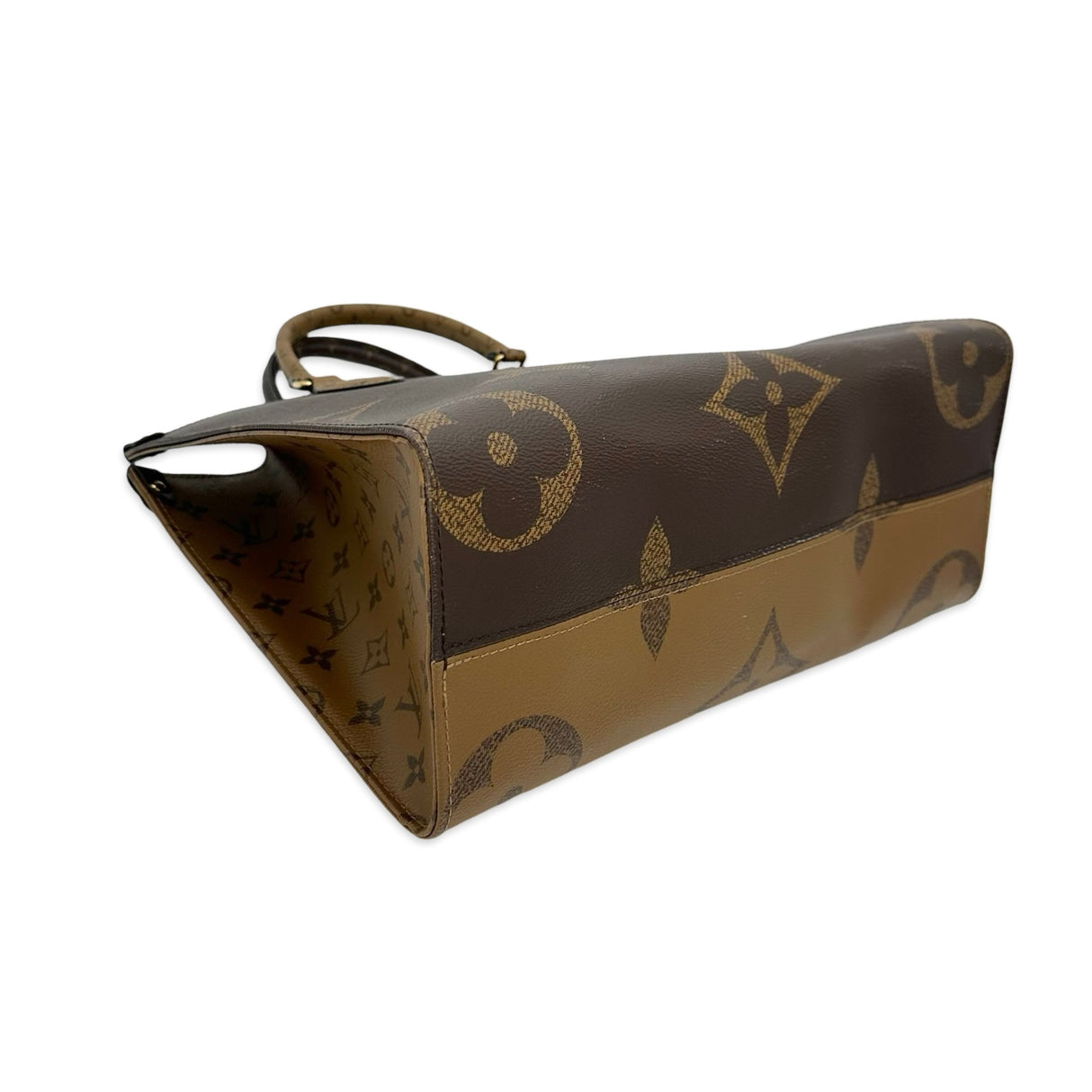 LOUIS VUITTON: Monogram Giant Onthego MM