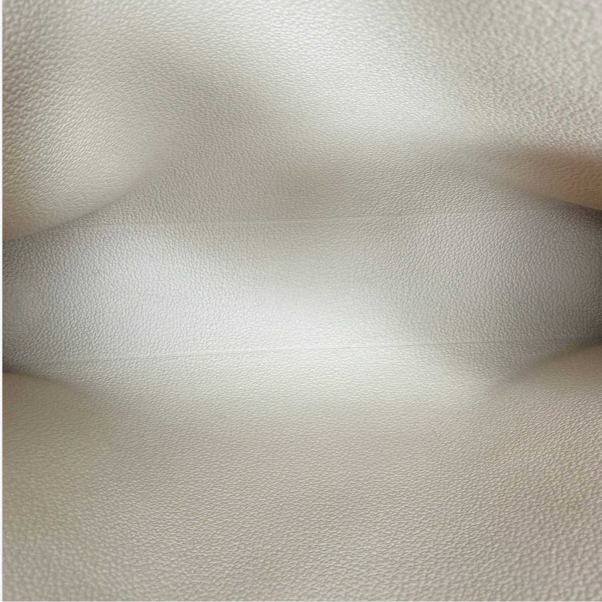 Monogram Toiletry 26