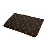 LOUIS VUITTON: Monogram Neverfull Pochette