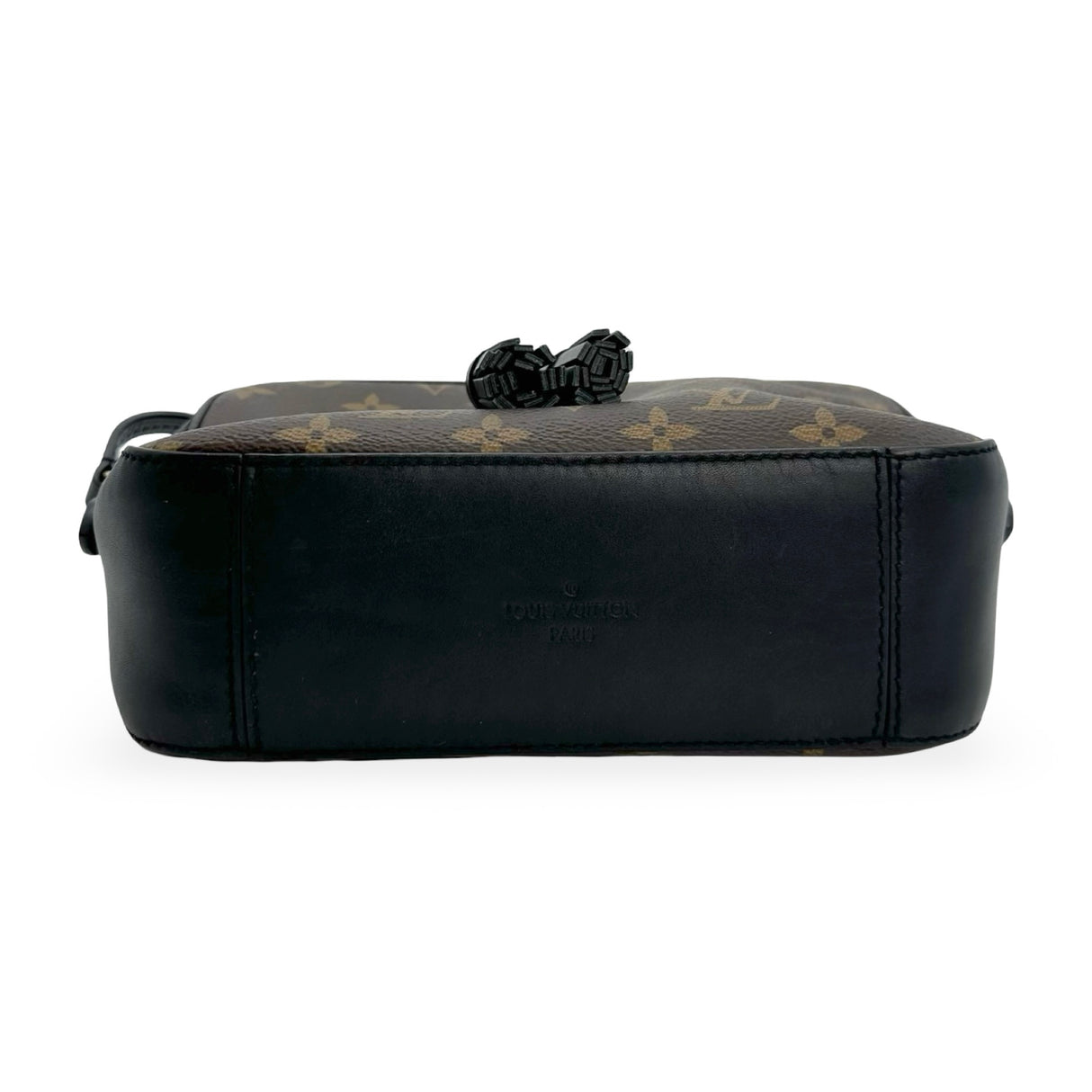 LOUIS VUITTON: Monogram Saintonge Crossbody