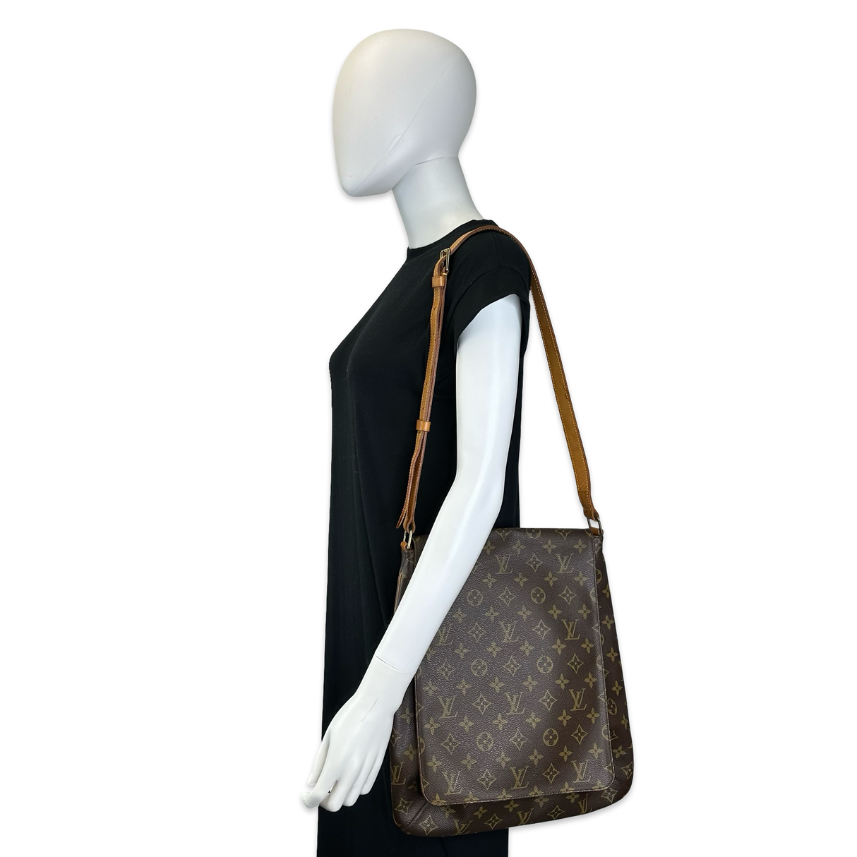 LOUIS VUITTON: Monogram Musette Salsa GM