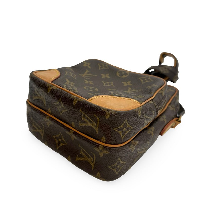 LOUIS VUITTON: Monogram Amazone Crossbody