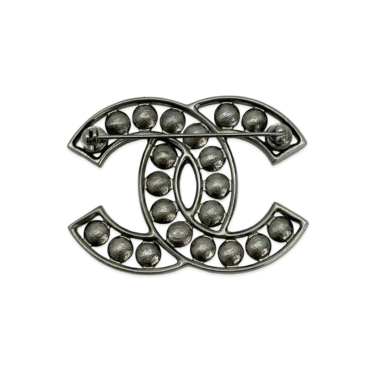 CHANEL: Pearl CC Brooch