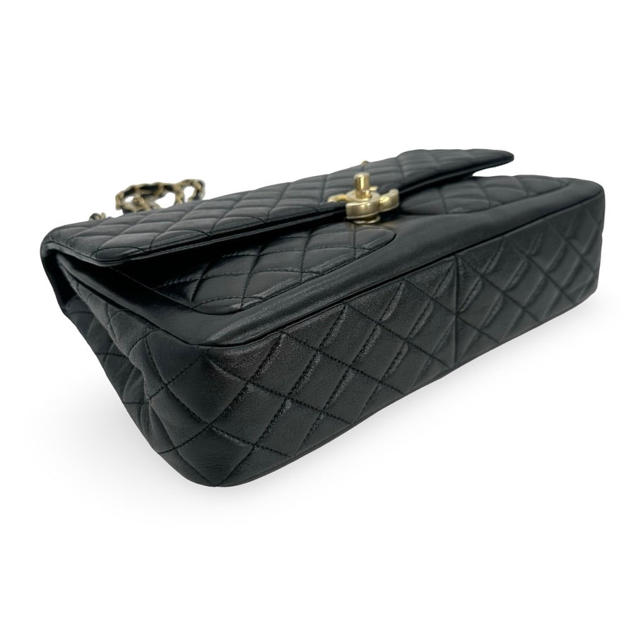 CHANEL: Quilted Lambskin Large Daily Friend Flap Bag