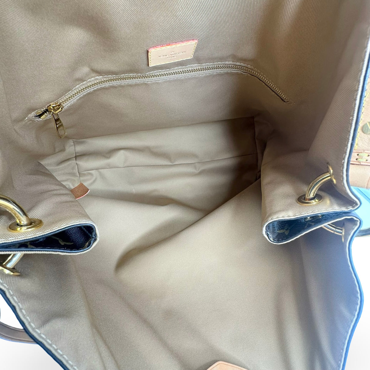 LOUIS VUITTON: Monogram Graceful MM