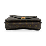 LOUIS VUITTON: Monogram Pochette Metis