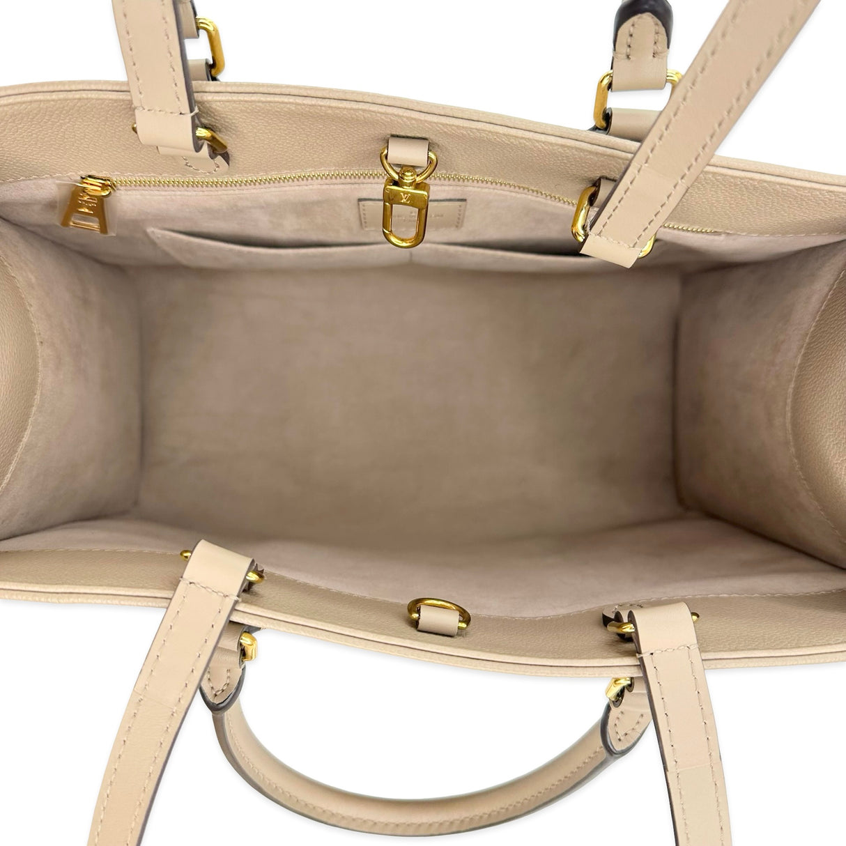 LOUIS VUITTON: Monogram Empreinte Onthego MM