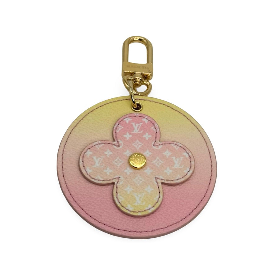 LOUIS VUITTON: Monogram By the Pool Bag Charm