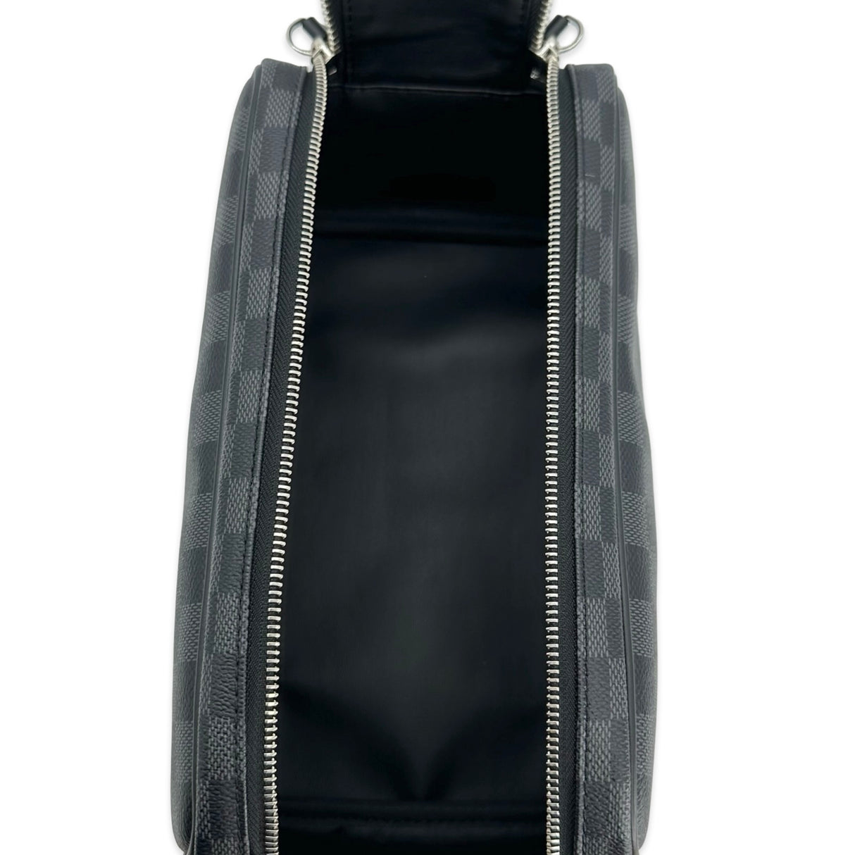 Damier Graphite Dopp Kit