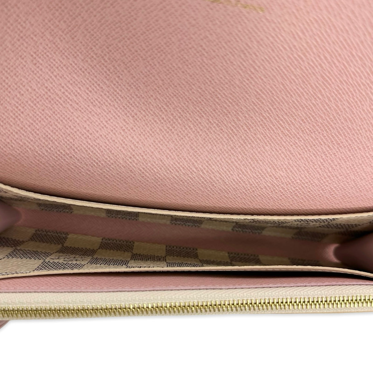 LOUIS VUITTON: Damier Azur Emilie Wallet – Luv Luxe Scottsdale