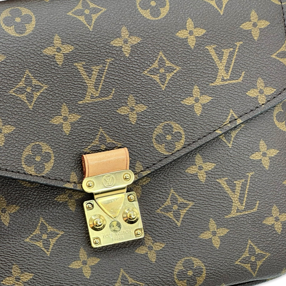 Monogram Pochette Metis