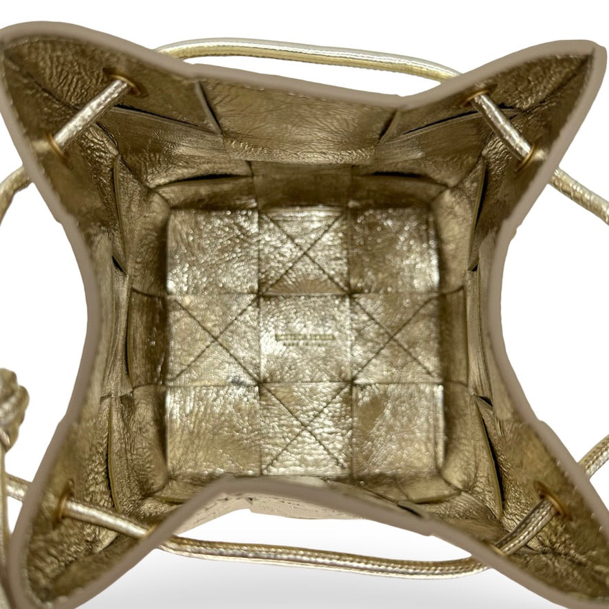 BOTTEGA VENETA: Intrecciato Small Cassette Bucket Bag