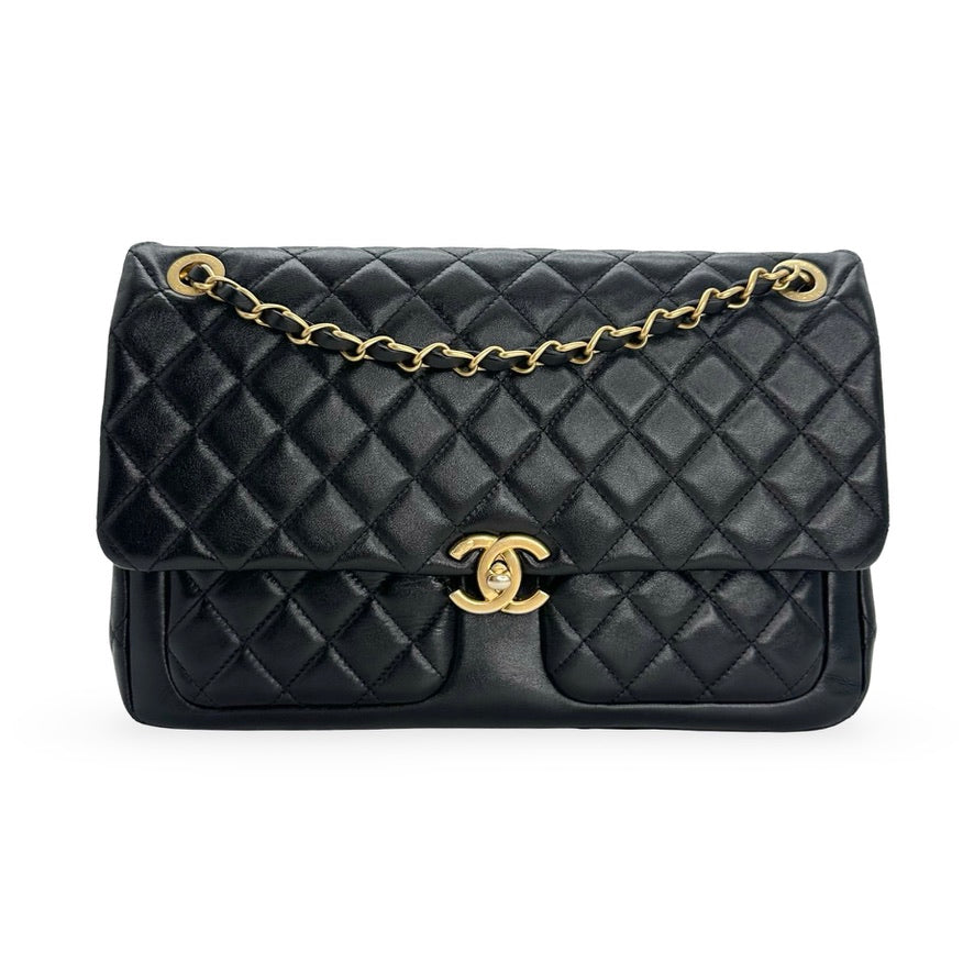 CHANEL: Quilted Lambskin Large Daily Friend Flap Bag