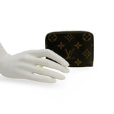 LOUIS VUITTON: Monogram Zippy Coin Purse