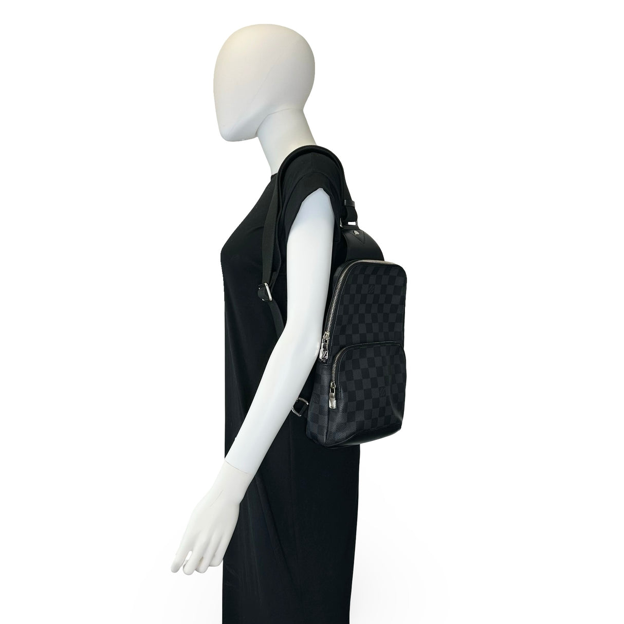 LOUIS VUITTON: Damier Graphite Avenue Sling Bag
