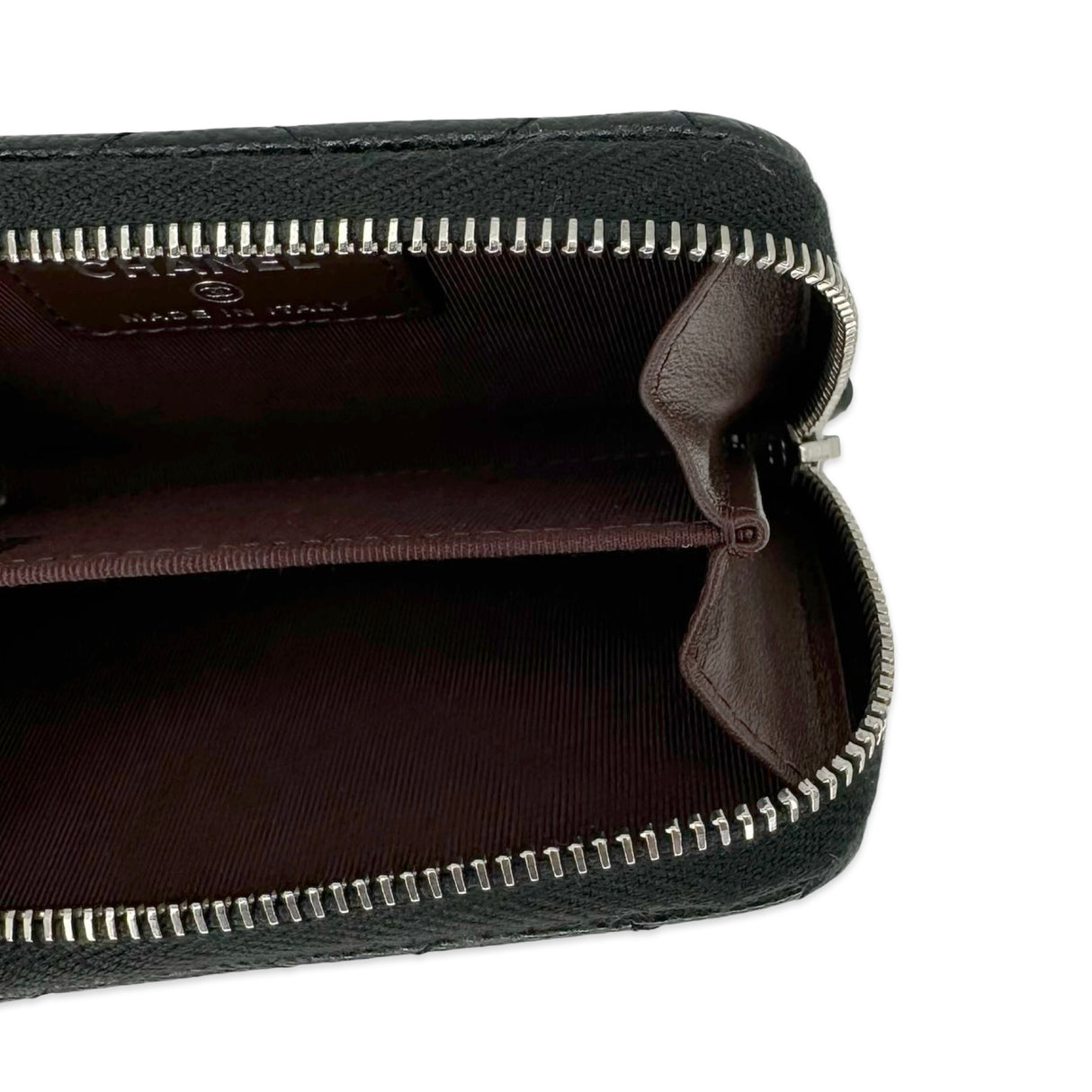 CHANEL: Quilted Caviar Vertical Zip Card Holder Wallet