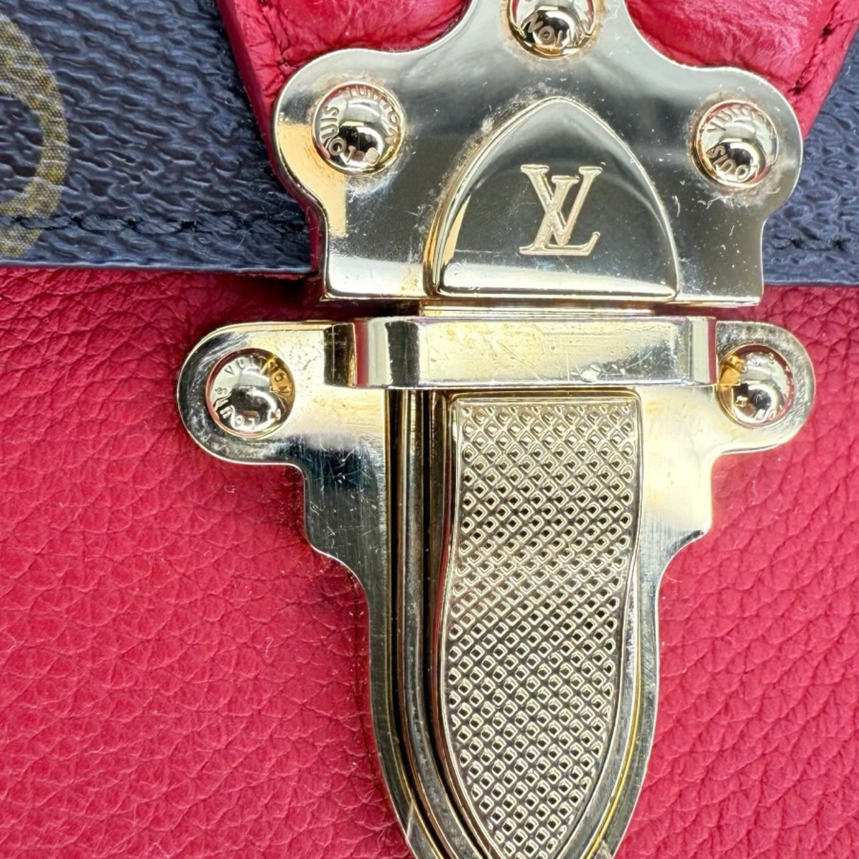 LOUIS VUITTON: Monogram Victoire PM