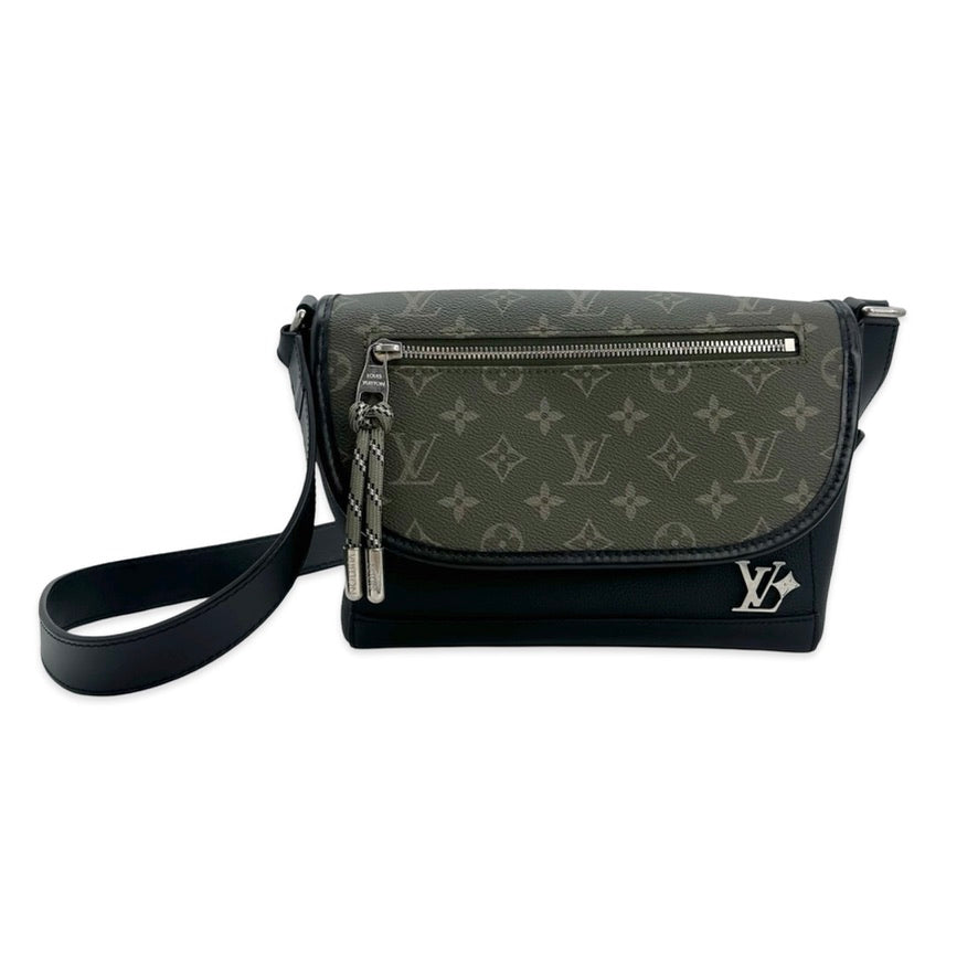 LOUIS VUITTON: Monogram Pulse Messenger