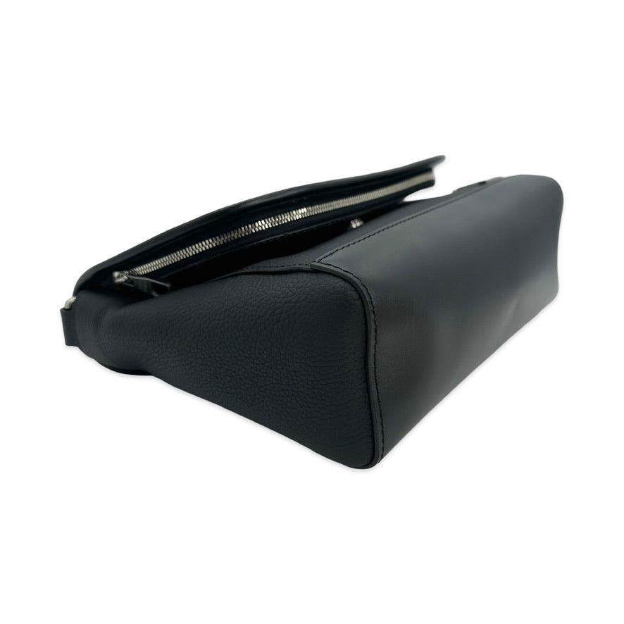 LOUIS VUITTON: Monogram Pulse Messenger