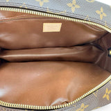 LOUIS VUITTON: Monogram Toiletry Bag 25