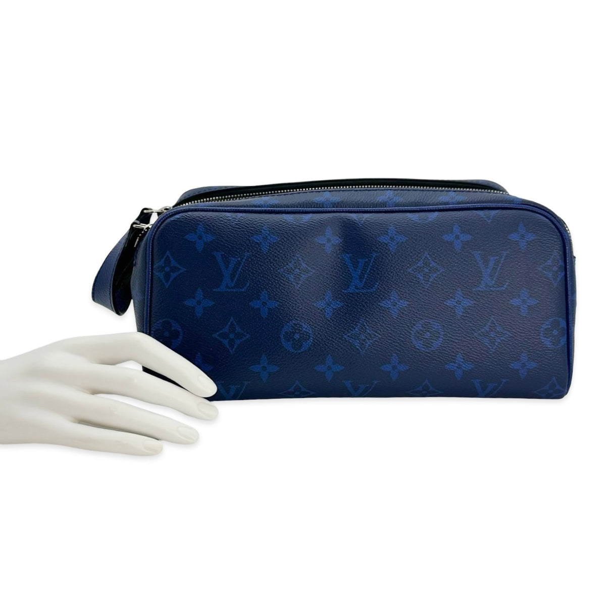 LOUIS VUITTON: Taigarama Dopp Kit