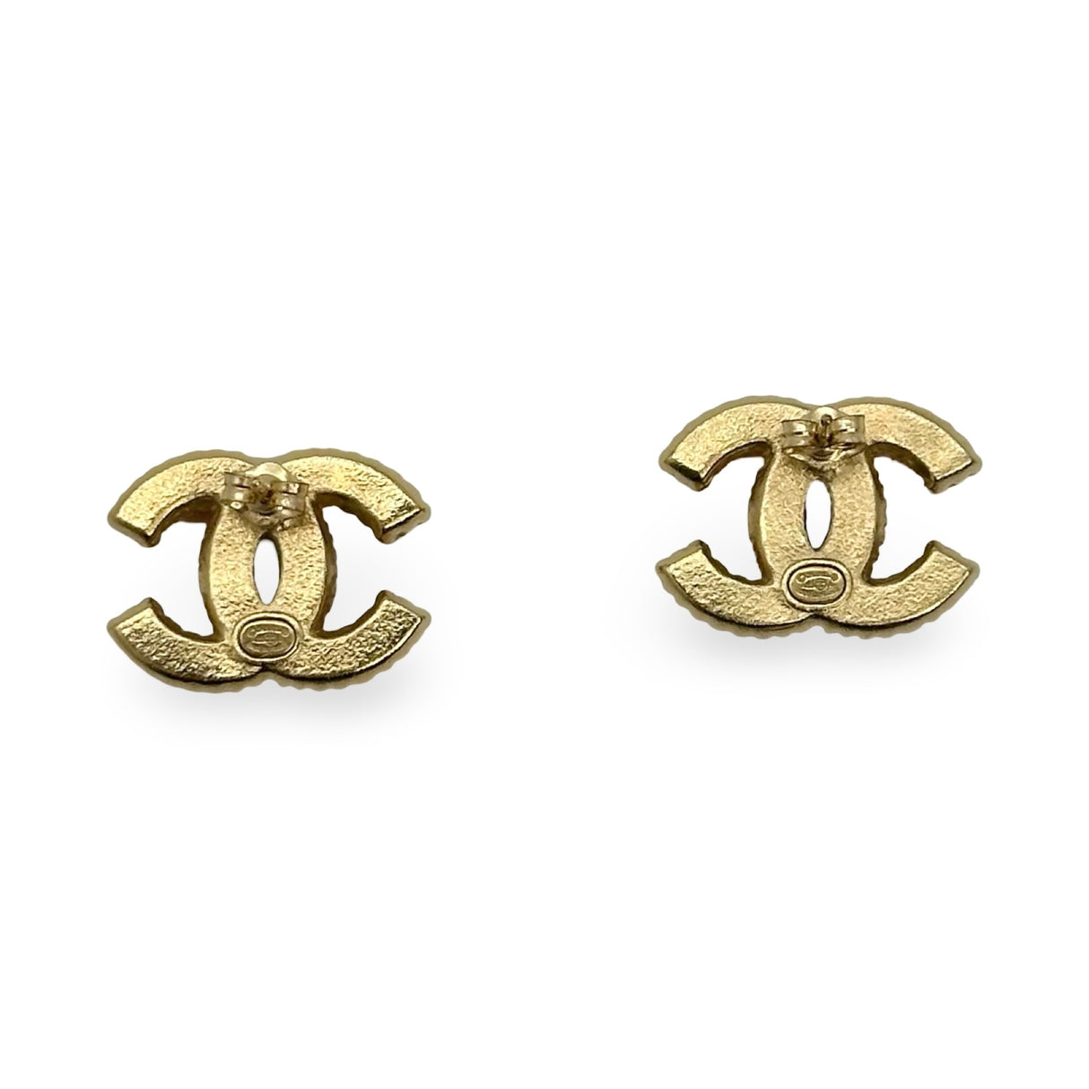 CHANEL: CC Enamel Post Earrings