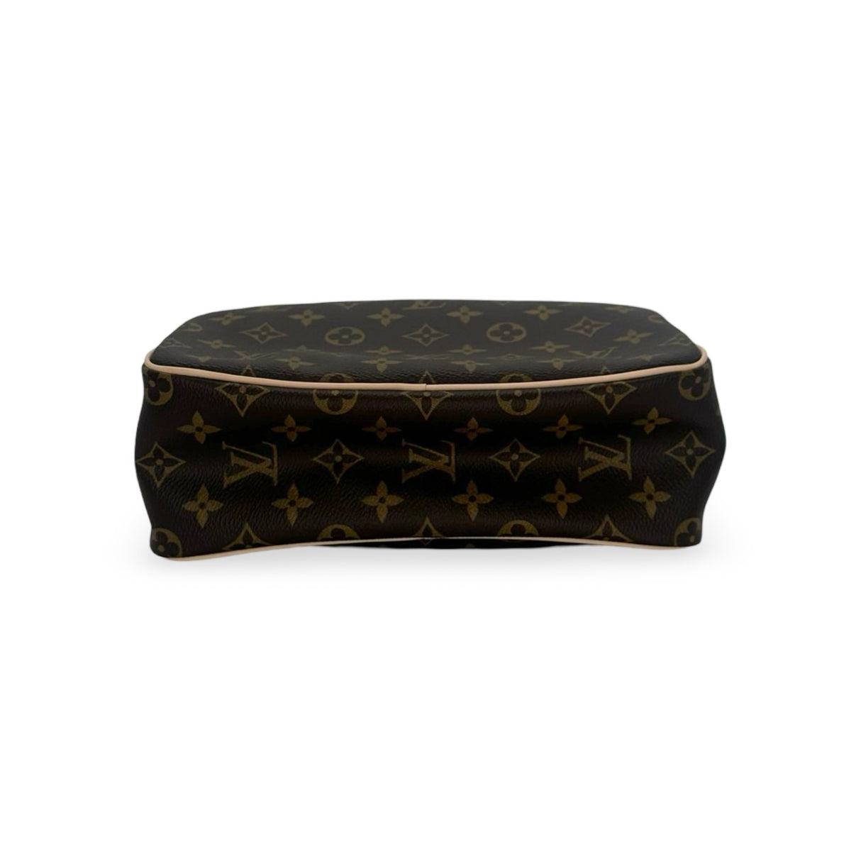 LOUIS VUITTON: Monogram Toiletry Bag 25