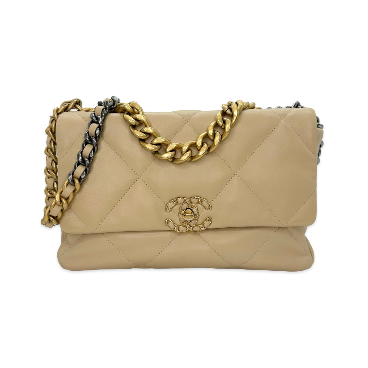 CHANEL: Quilted Lambskin Medium 19