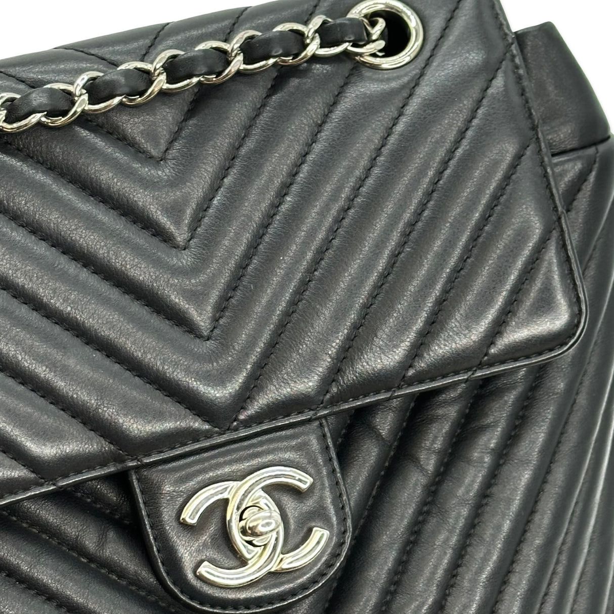 CHANEL: Chevron Quilted Lambskin Small Urban Spirit Backpack