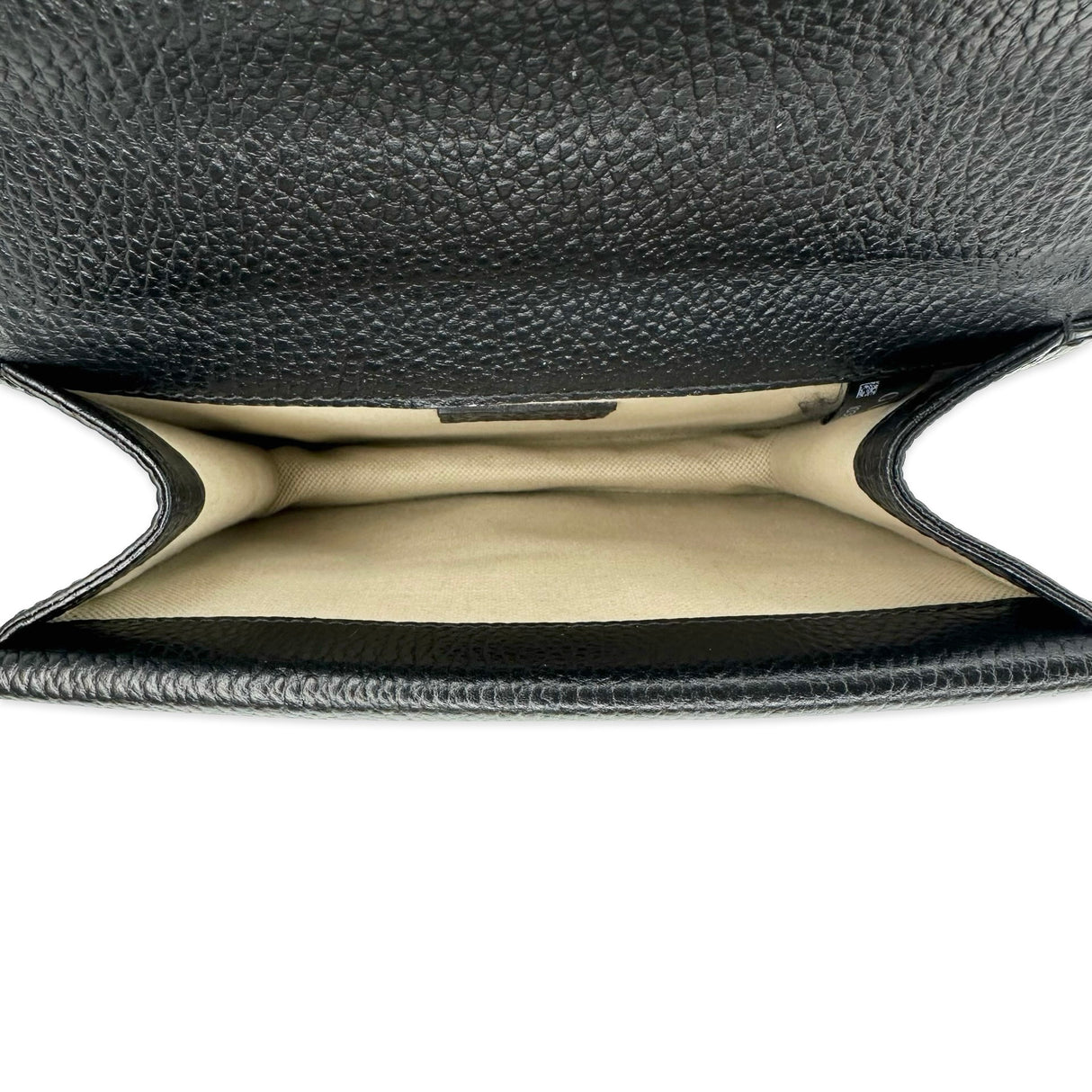 CHANEL: Quilted Caviar Maxi Classic Double Flap