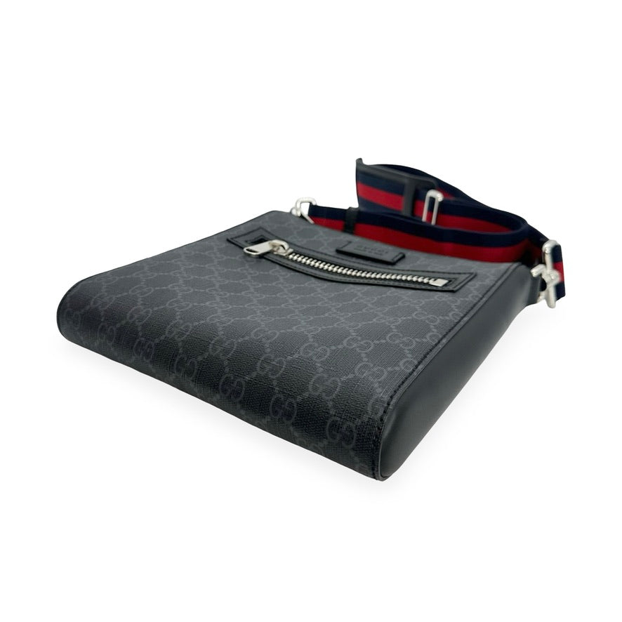 GUCCI: GG Supreme Small Messenger