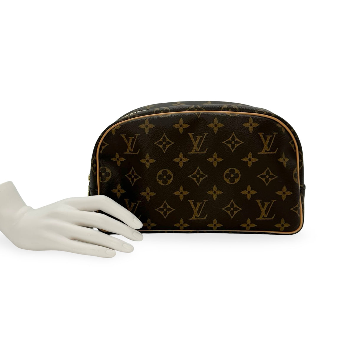 LOUIS VUITTON: Monogram Toiletry 25