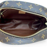 LOUIS VUITTON: Monogram Toiletry 25