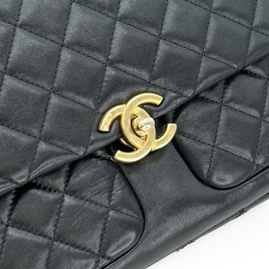 CHANEL: Quilted Lambskin Large Daily Friend Flap Bag