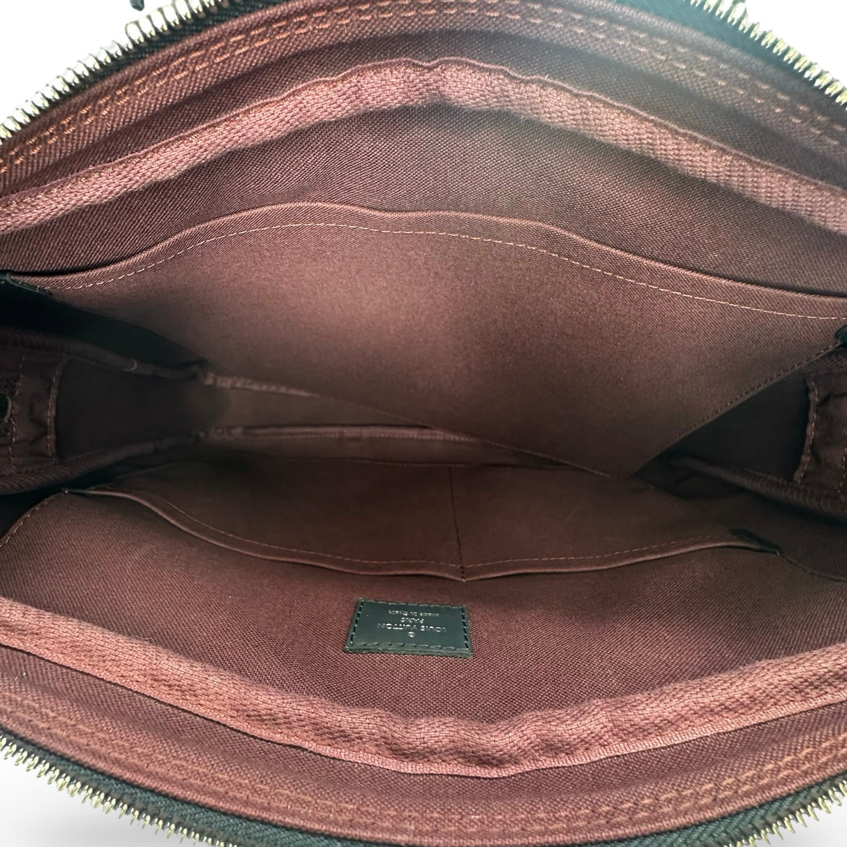 LOUIS VUITTON: Monogram Porte Documents