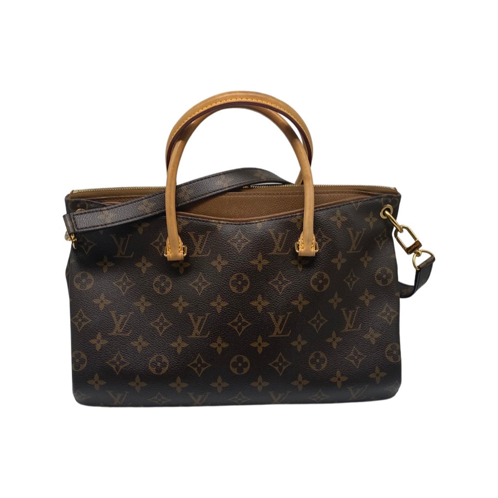 Luv Luxe - Practical Everyday Bag = Louis Vuitton Monogram Phenix  •Available on our site NOW visit us WWW.LUVLUXE.COM • • • #luvluxe  #louisvuitton #lvcollector #luxuryforless #alwaysauthentic #timelessbag  #botd #shoppingonline #resa