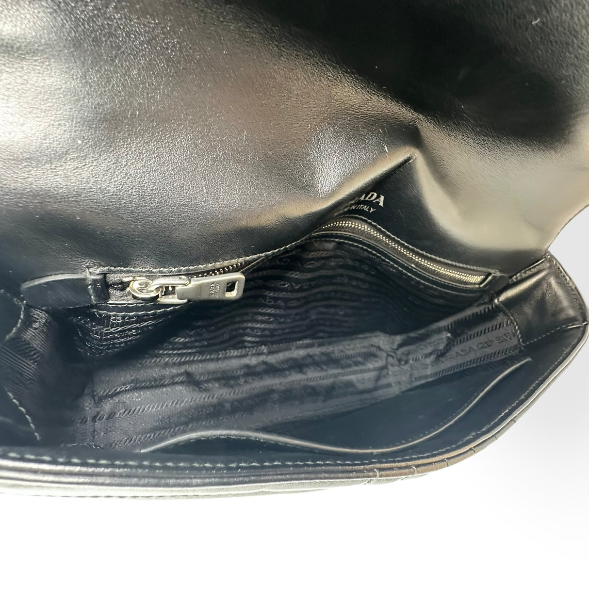 PRADA: Diagramme Medium Flap Chain Bag